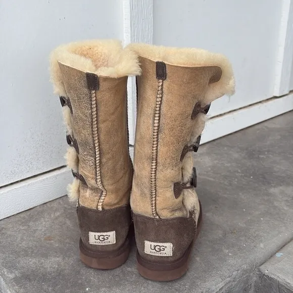 UGG Australia Triple Button Boots Size 6