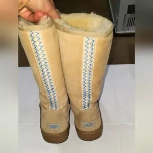 UGG Australia Vintage Rare Tan Tall Sheepskin Boots Size 5