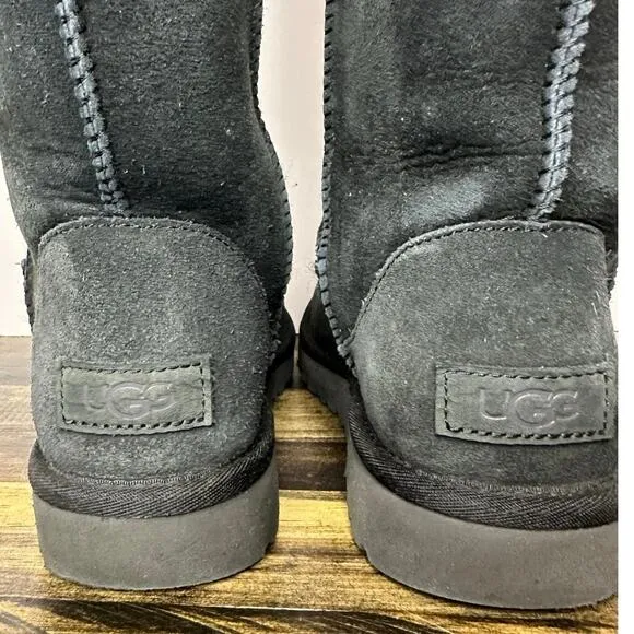 UGG Australia Women’s Classic Tall Boot Black Suede Shearling Sz 6 Cozy Iconic
