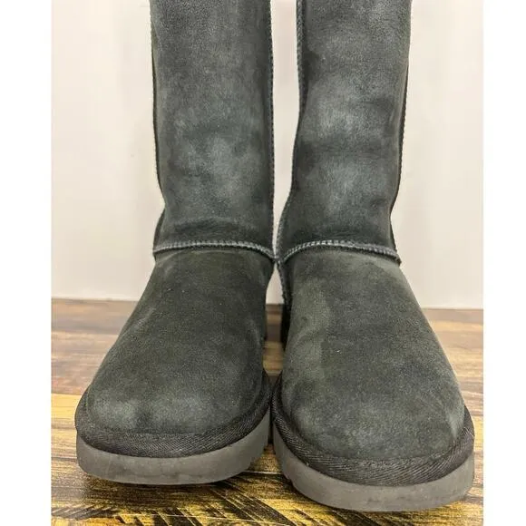 UGG Australia Women’s Classic Tall Boot Black Suede Shearling Sz 6 Cozy Iconic