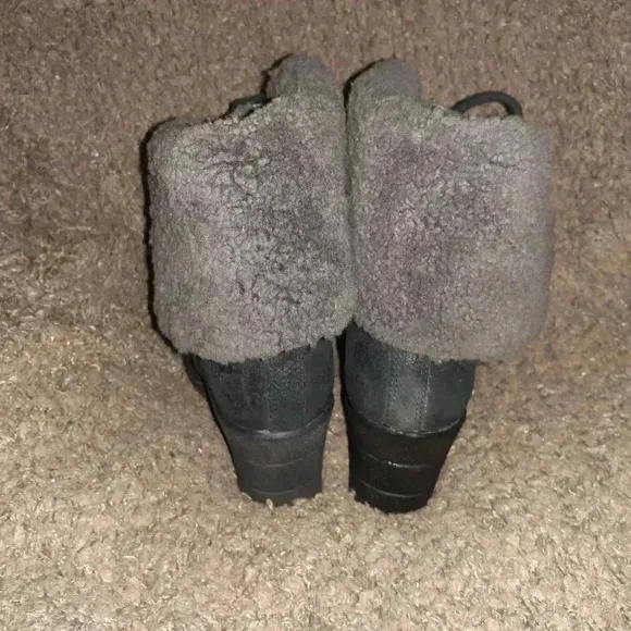 UGG Australia ZEA-Black Oiled Leather Wedge/Shearling Ankle Boots-Sz 8-Excellent