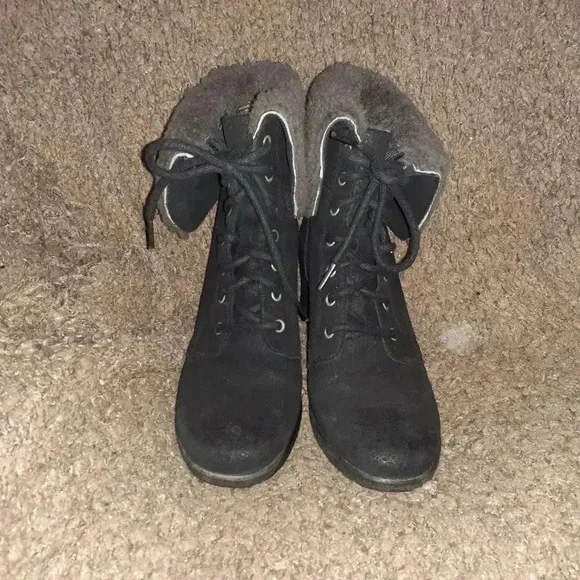 UGG Australia ZEA-Black Oiled Leather Wedge/Shearling Ankle Boots-Sz 8-Excellent