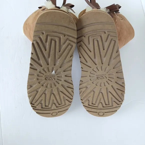 Ugg Bailey Bow Boots Girls Size 5