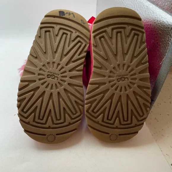 UGG Bailey Bow Pink Shearling Boots with Bows girls size 7