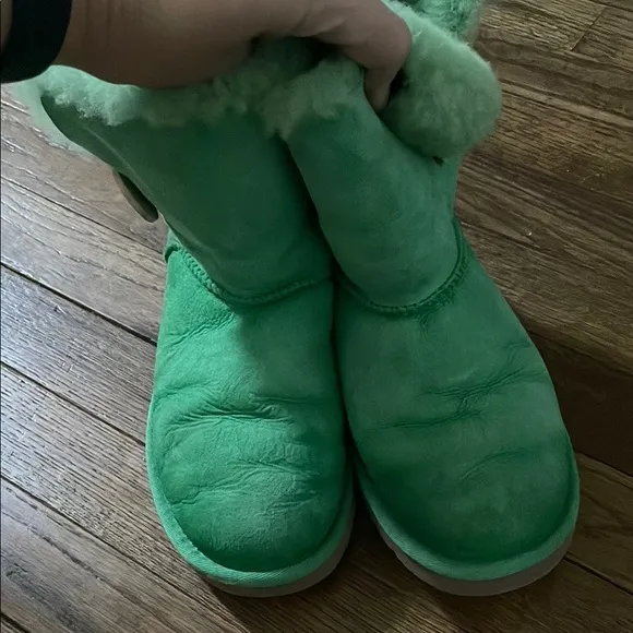 Ugg Bailey Button Shearling-Lined Boots in Green