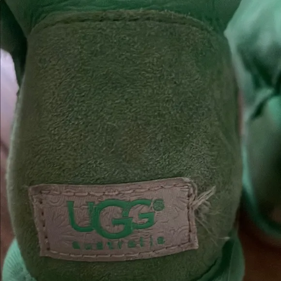 Ugg Bailey Button Shearling-Lined Boots in Green