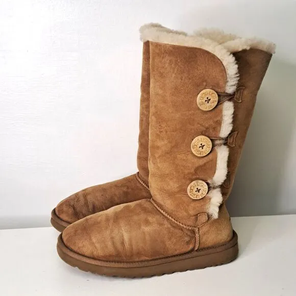 UGG Bailey Triplet Boot Chestnut 3 Button Sherpa Lined Suede 8 39 Mid Calve Y2K