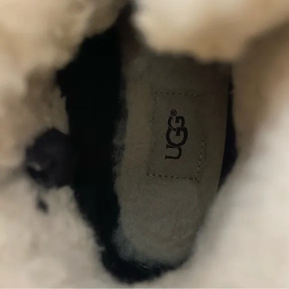 UGG Big Kids Leggero Boots Chestnut  Snow Boots Duck Boots Size 4 1012384K