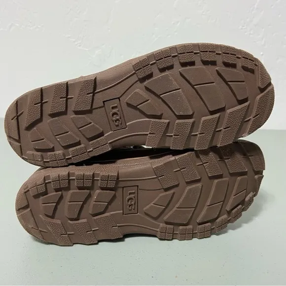 UGG Big Kids Leggero Boots Chestnut  Snow Boots Duck Boots Size 4 1012384K