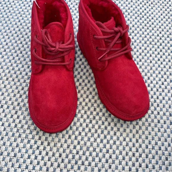 UGG Big Kids Neumel II Boot