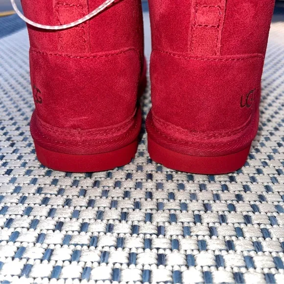 UGG Big Kids Neumel II Boot