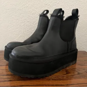 UGG Black Chunky Neumel Platform Leather Shearling Lined Chelsea Boots 9