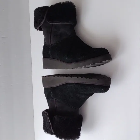 UGG black platform shearling boots 9