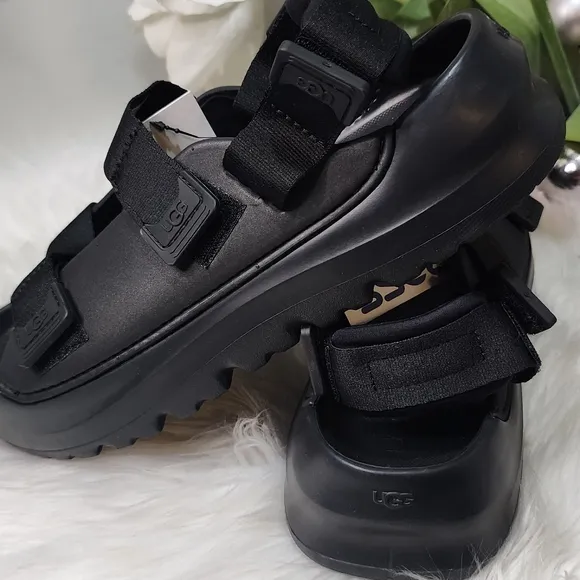 UGG Black Stratus Platform Strappy Water Sandals BLK Men's size11 New