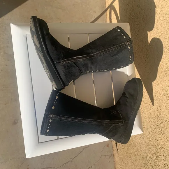 UGG black suede genuine shearling boots size 7