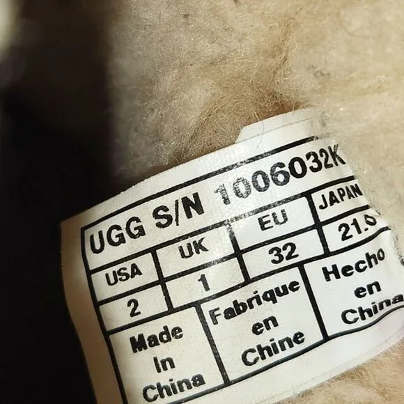 Ugg Boots Little Kids Size 2 Blue Classic Short Leather Sheepskin Winter Snow