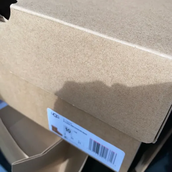 UGG boots woman size 10 New in box