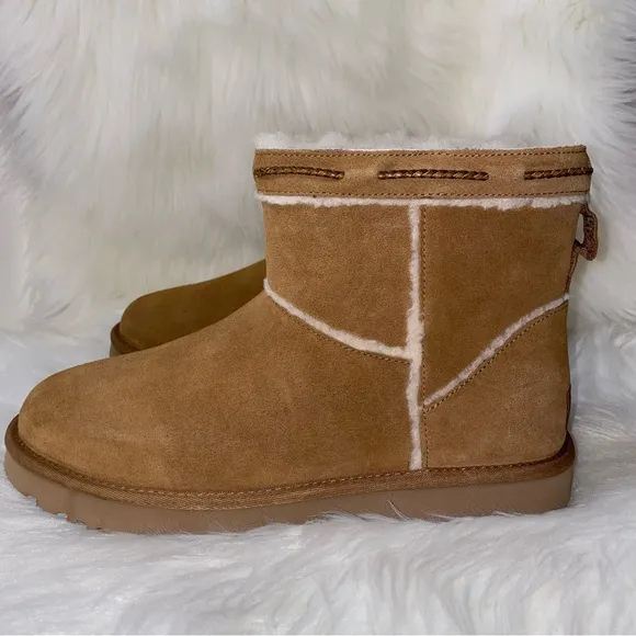 UGG boots woman size 10 New in box