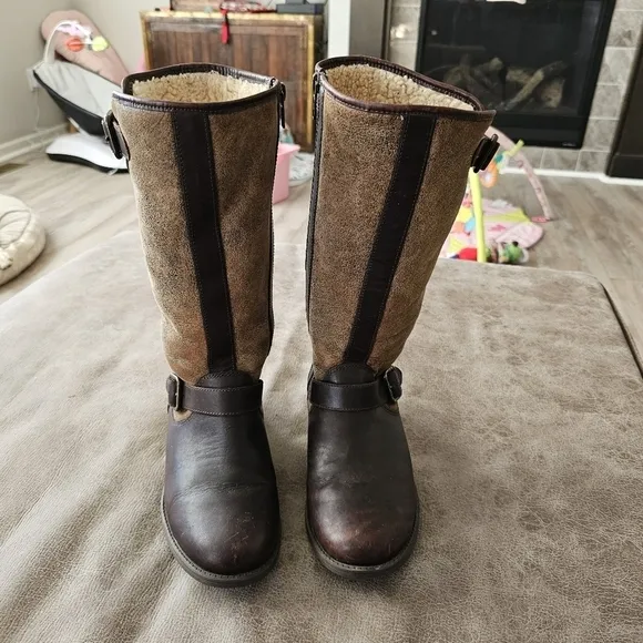 UGG Chancery Bomber Stout Brown Leather Zipper Sheepskin Boots