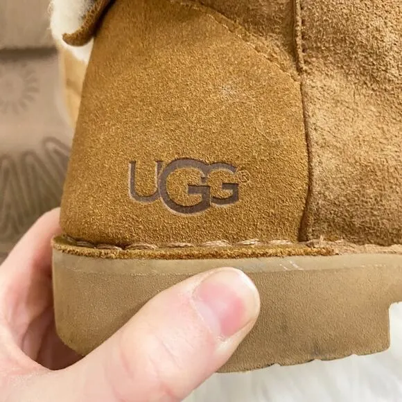 Ugg Chestnut Tan Shearling Combat Boots Lace Up Fully Lined Women's Size 8 EUC