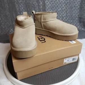 UGG Classic Mini Platform Boots Women 5 Beige Shearling Lined Cozycore