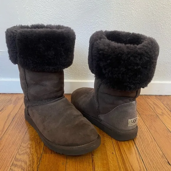 UGG Classic Tall Brown Suede Shearling Boots Size 9