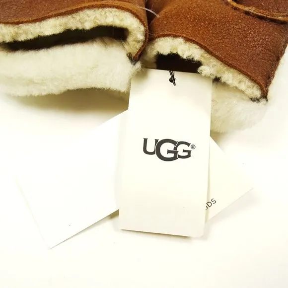 UGG Classic Tasman Genuine Shearling Kids Gloves Size S/P