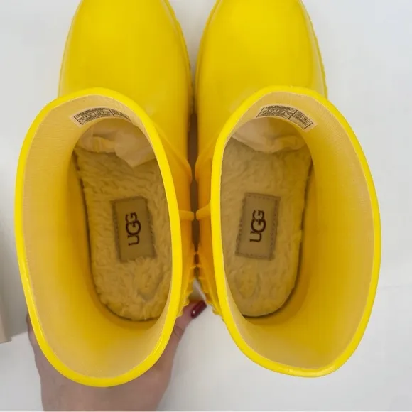 Ugg Drizlita Rain Boots Yellow Sherpa Lined Waterproof Shoes Boys Girls Unisex