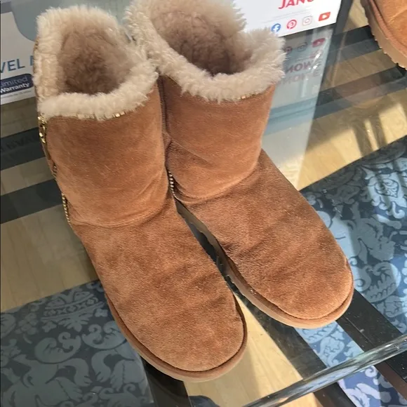 UGG Florence Chestnut Winter Boots with Shearling Lining