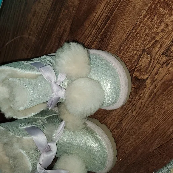 UGG Gita Cream Fur Pom Silver Metallic Leather/Lilac  Shearling Boots r Size 7