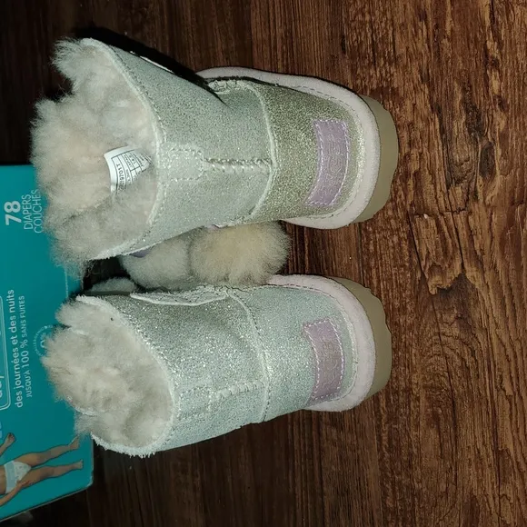 UGG Gita Cream Fur Pom Silver Metallic Leather/Lilac  Shearling Boots r Size 7
