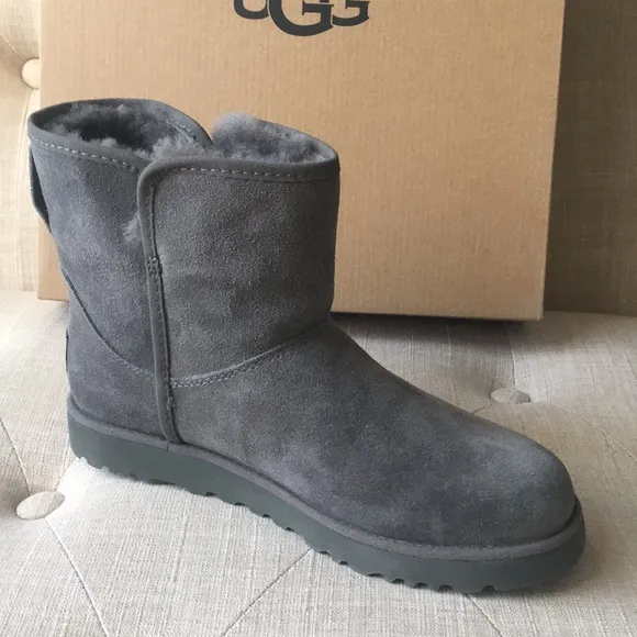 UGG Grey Cory II Genuine Shearling Lined Boots Sz 5.5 US