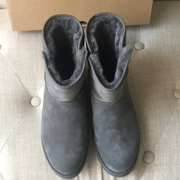 UGG Grey Cory II Genuine Shearling Lined Boots Sz 5.5 US