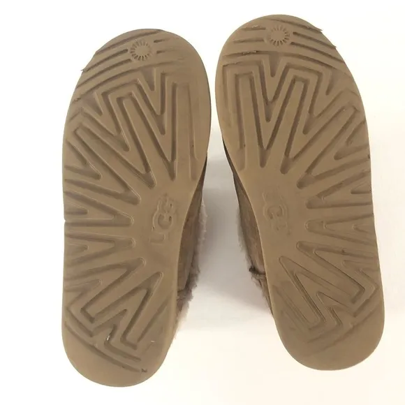 Ugg Hadley II Suede Shearling Lined Boots in Chestnut Brown Size Kids 3