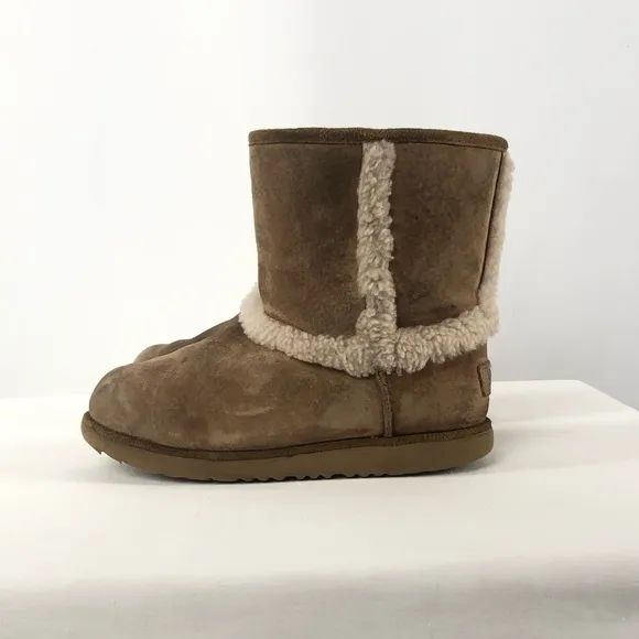 Ugg Hadley II Suede Shearling Lined Boots in Chestnut Brown Size Kids 3