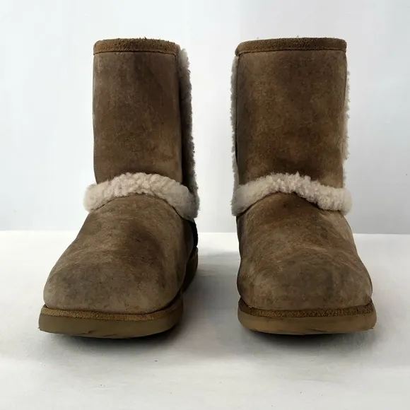 Ugg Hadley II Suede Shearling Lined Boots in Chestnut Brown Size Kids 3