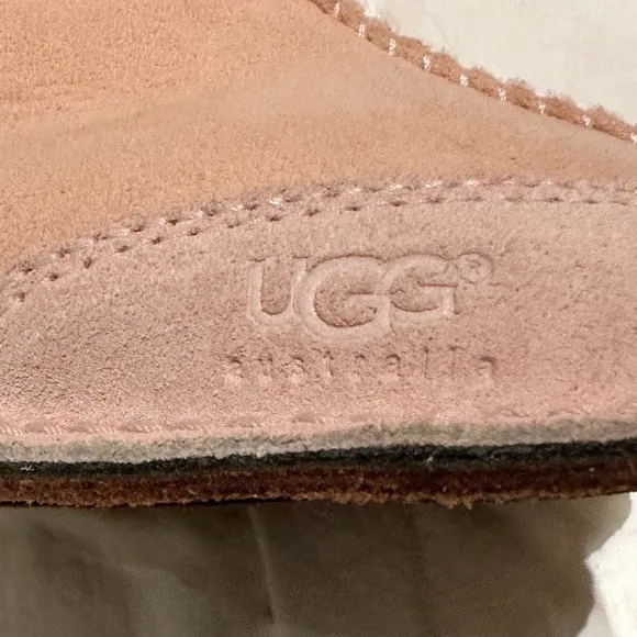 UGG infant boot 2/3