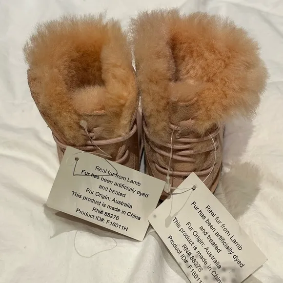 UGG infant boot 2/3