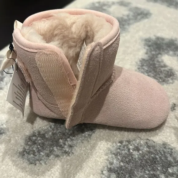 UGG Kids Boots in Light Pink