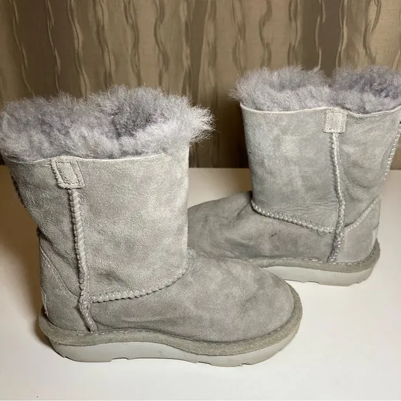UGG Kids Pala Toddler Girl's 9 Gray Suede Sheepskin Wool Pull On Ribbon 1017737K