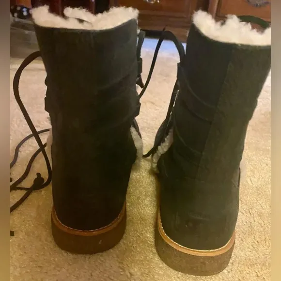 UGG leather and shearling ankle boots size 9. New
