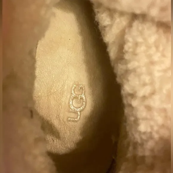 UGG leather and shearling ankle boots size 9. New