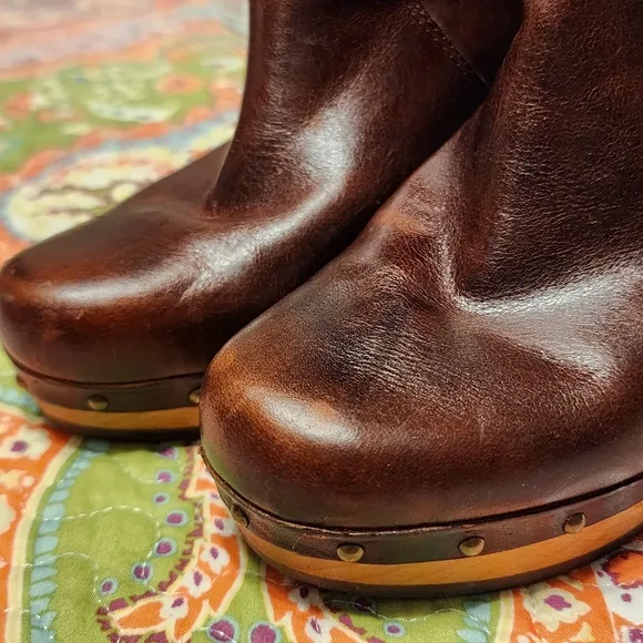 UGG Lynnea Leather Shearling Wood Clog Boots | Size 6