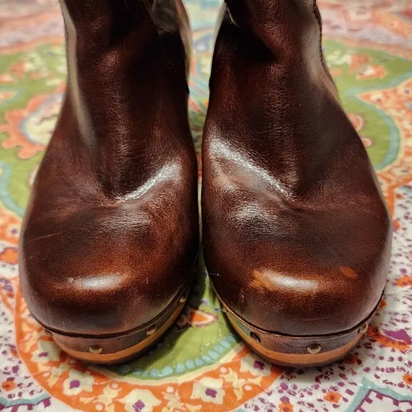 UGG Lynnea Leather Shearling Wood Clog Boots | Size 6