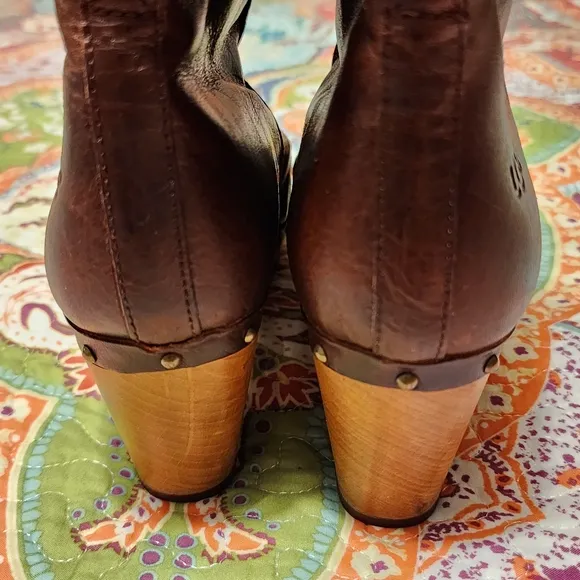 UGG Lynnea Leather Shearling Wood Clog Boots | Size 6