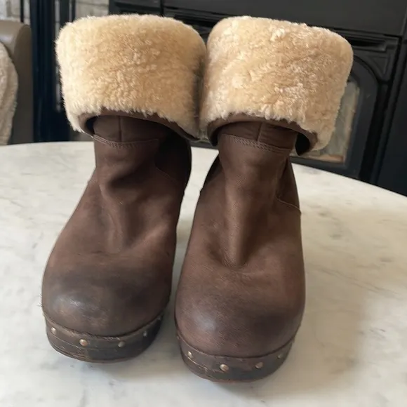 Ugg Lynnea Shearling Clog Boots