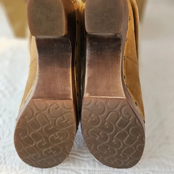 UGG Lynnea shearling fold over honey suede ankle boots