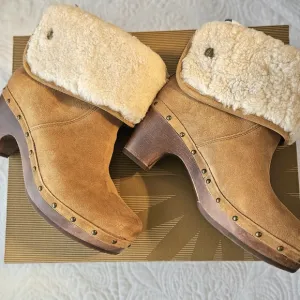 UGG Lynnea shearling fold over honey suede ankle boots