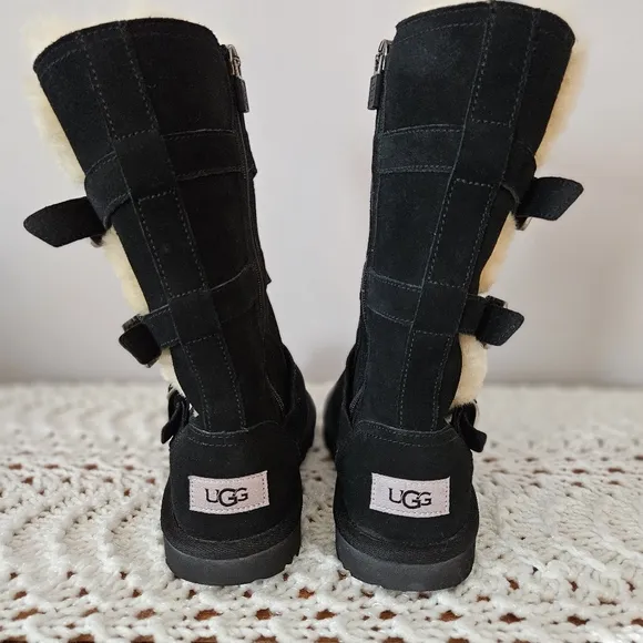 UGG Maddi II Black Shearling Lined Boots Size 4