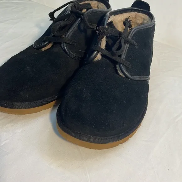UGG Maksim Black Suede Shearling Chukka Lace Up Boots Mens Size 8